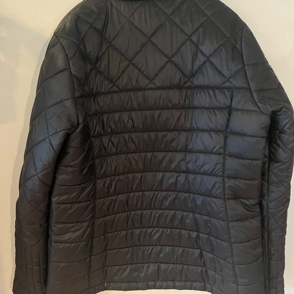 Patagonia Women’s XL Quilted Jacket - Picture 2 of 3
